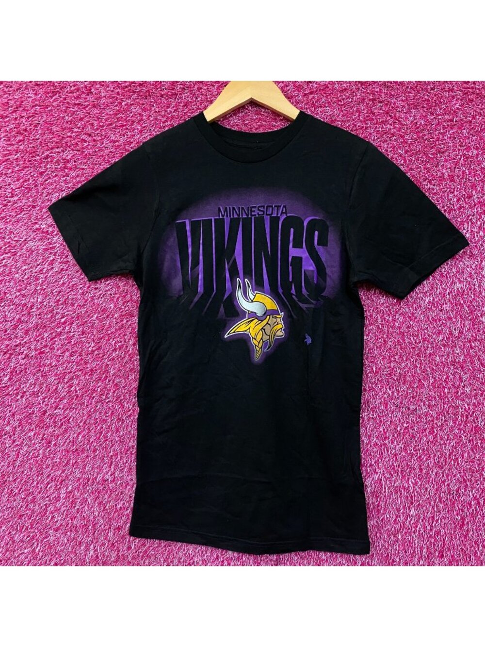 FOCO Minnesota Vikings Logo Graphic T-Shirt Small